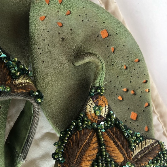 Unique suede sandals with bead trim - Picture 3 of 6